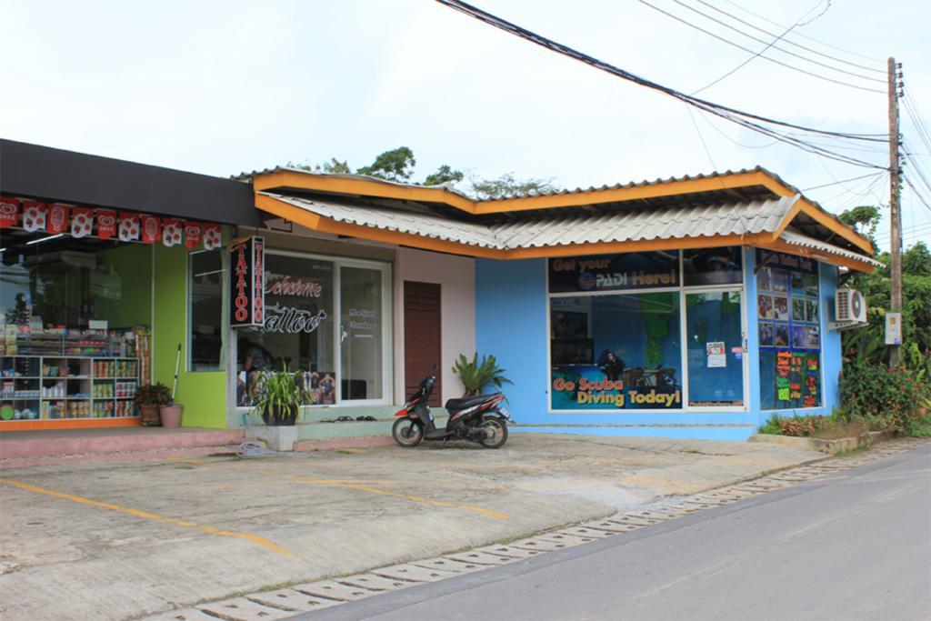 Phuket Muay Thai House Chalong Exteriör bild