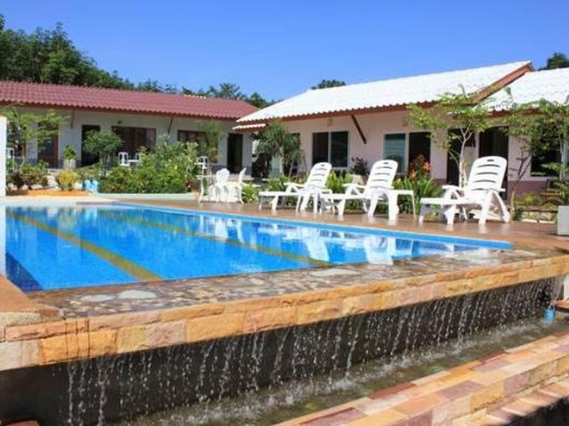 Phuket Muay Thai House Chalong Exteriör bild