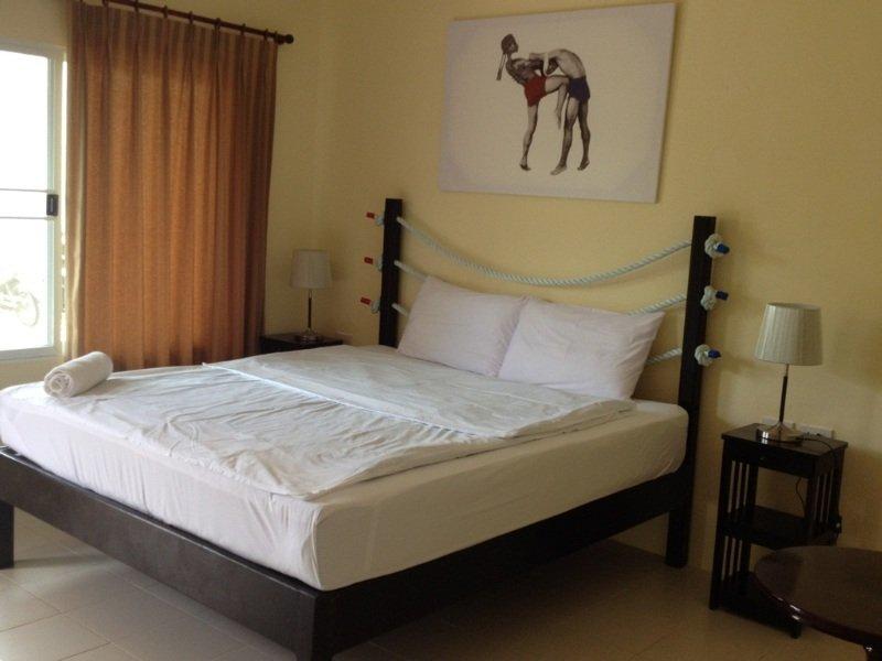 Phuket Muay Thai House Chalong Exteriör bild