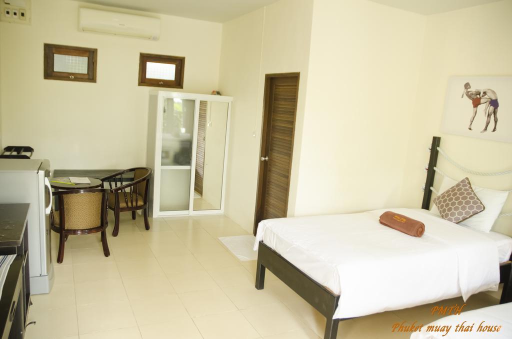 Phuket Muay Thai House Chalong Exteriör bild