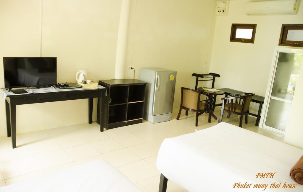 Phuket Muay Thai House Chalong Exteriör bild