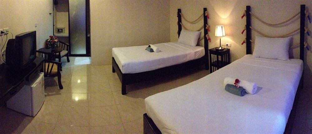 Phuket Muay Thai House Chalong Exteriör bild