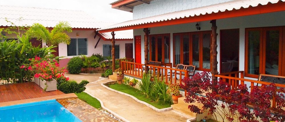 Phuket Muay Thai House Chalong Exteriör bild