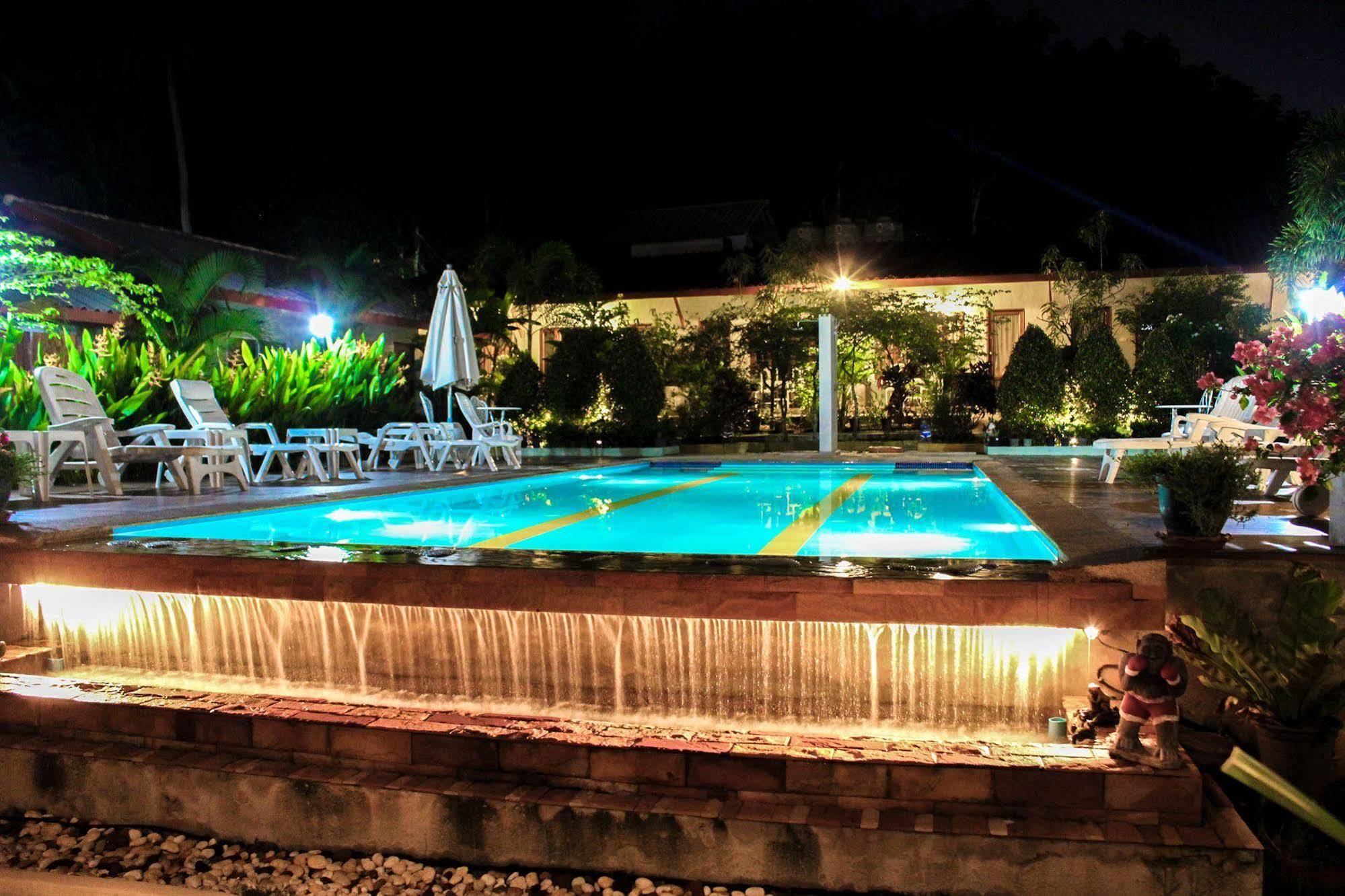 Phuket Muay Thai House Chalong Exteriör bild