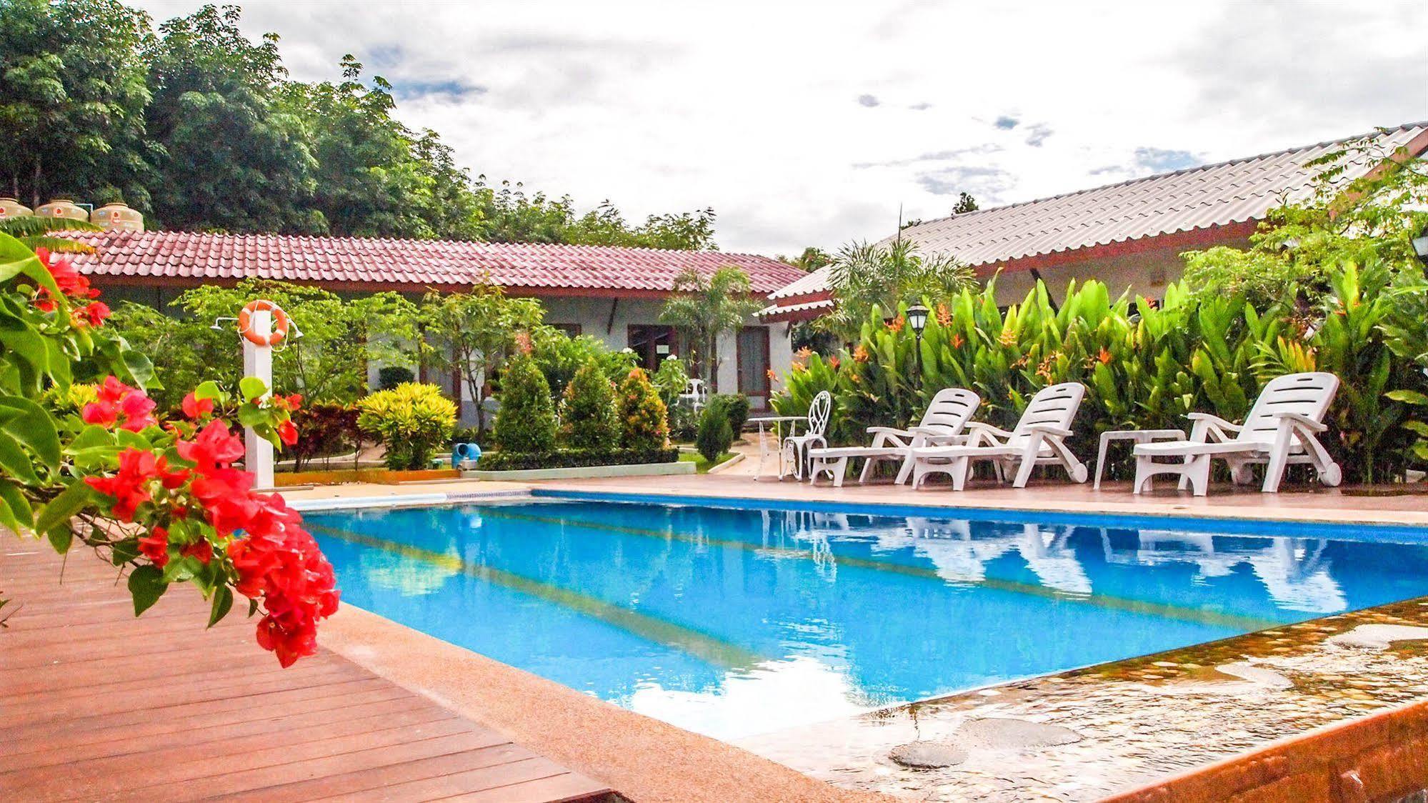 Phuket Muay Thai House Chalong Exteriör bild